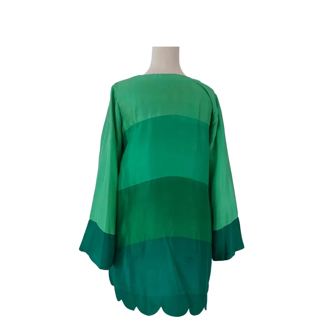 Zehra Saleem Green Sik Embroidered Neckline Kurta | Pre Loved |